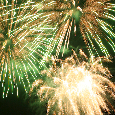 0607_fireworks_green.jpg